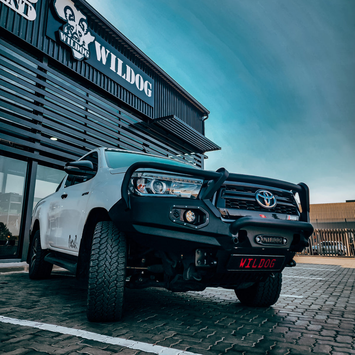Wildog Dakar Hunter Front Bumper with Round Nudge – Toyota Hilux Revo 2018–2020