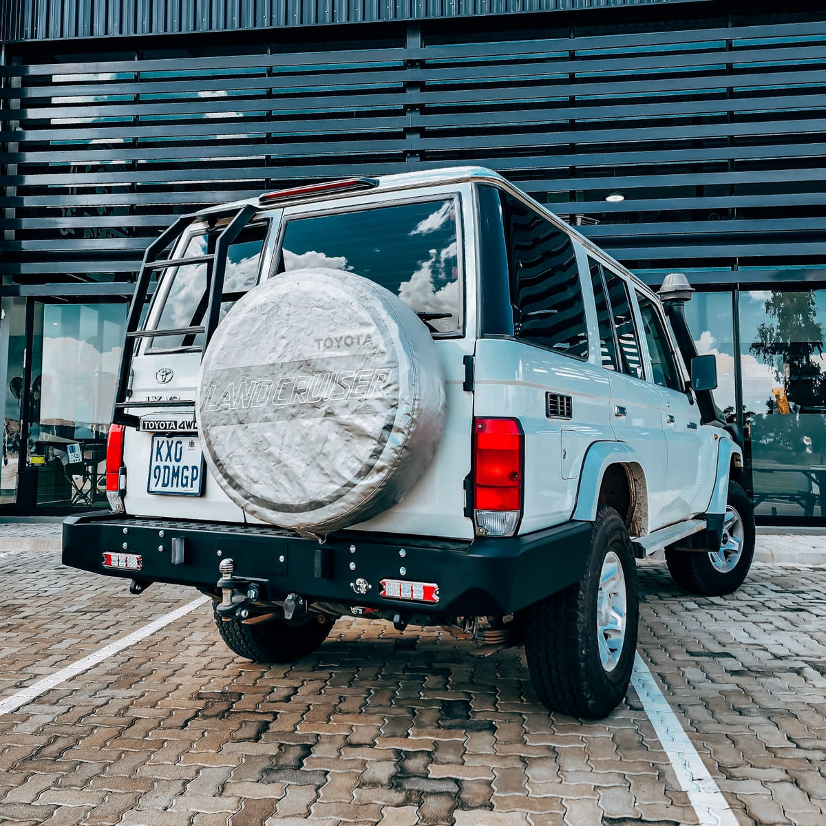 Wildog Station Wagon Rear Bumper – Toyota Land Cruiser 76 Station Wagon