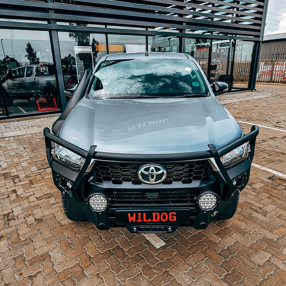 Wildog 2025 Raider Hunter Front Bumper with Round Nudge – Toyota Hilux Legend 2025