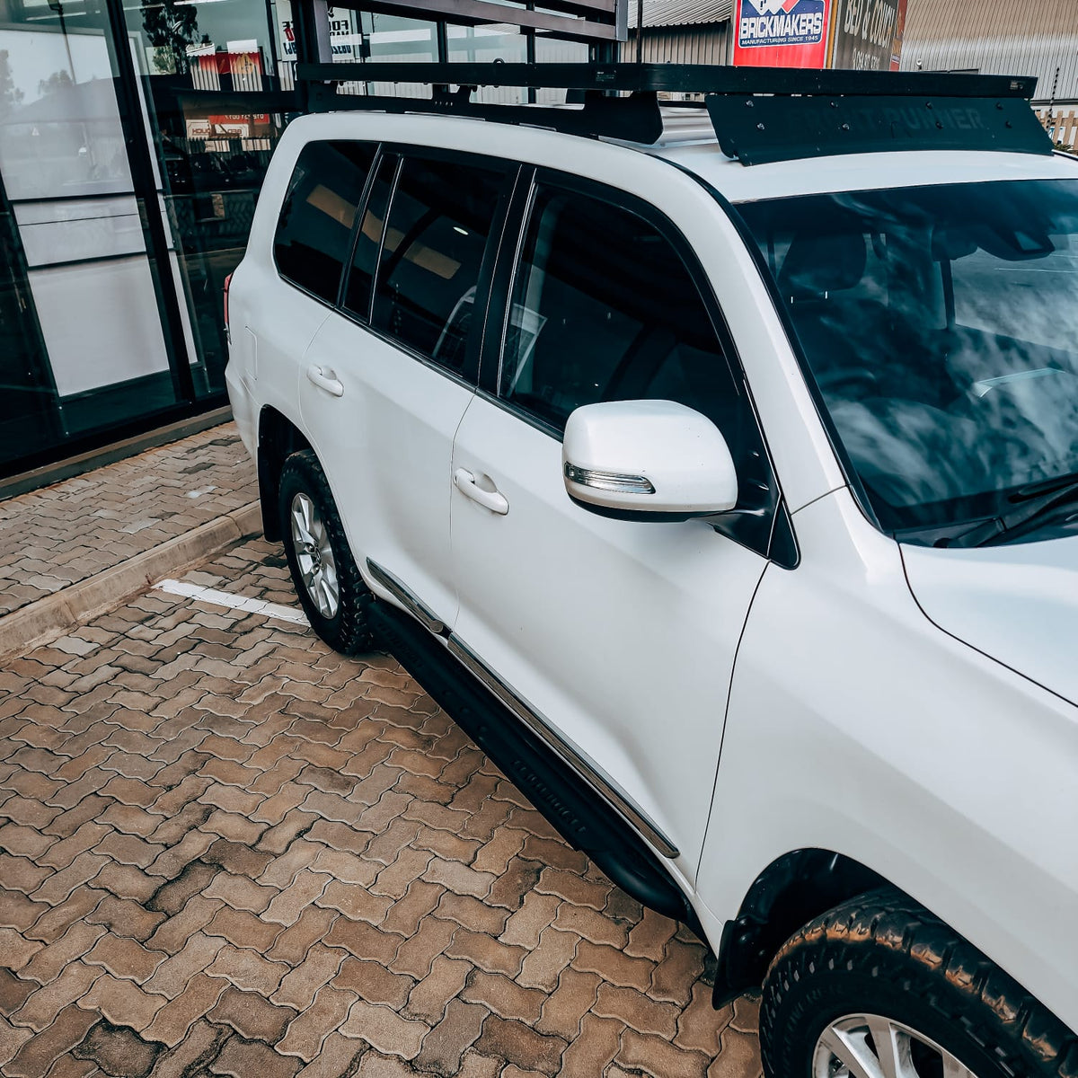 Wildog Standard Rock Sliders – Toyota Land Cruiser 200 2008+